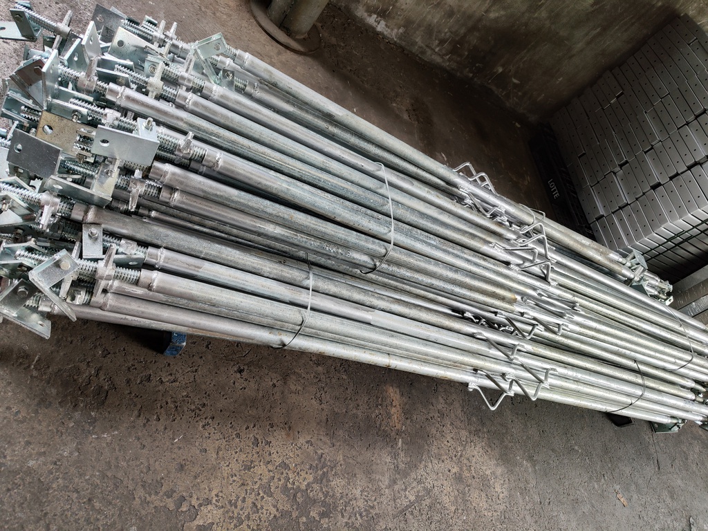 Triangle Prop (Push-Pull Prop)